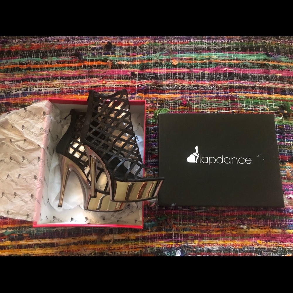 Lapdance - 6” Criss Cross Platform Bootie